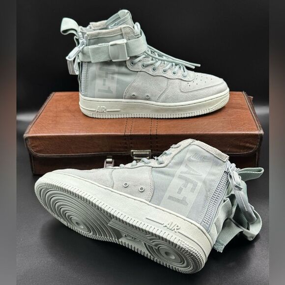 Nike Wmns SF Air Force 1 Mid 'Light Pumice' - Picture 1 of 11